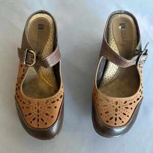 White Mountain Women's Two-Tone Mary Jane Flats